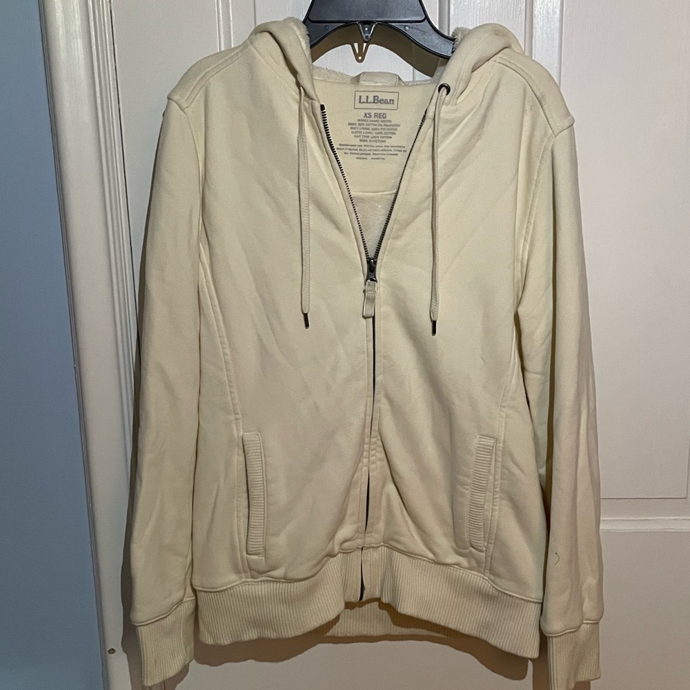 Gap Women’s Cream Fur-Lined Zip-Up Hoodie